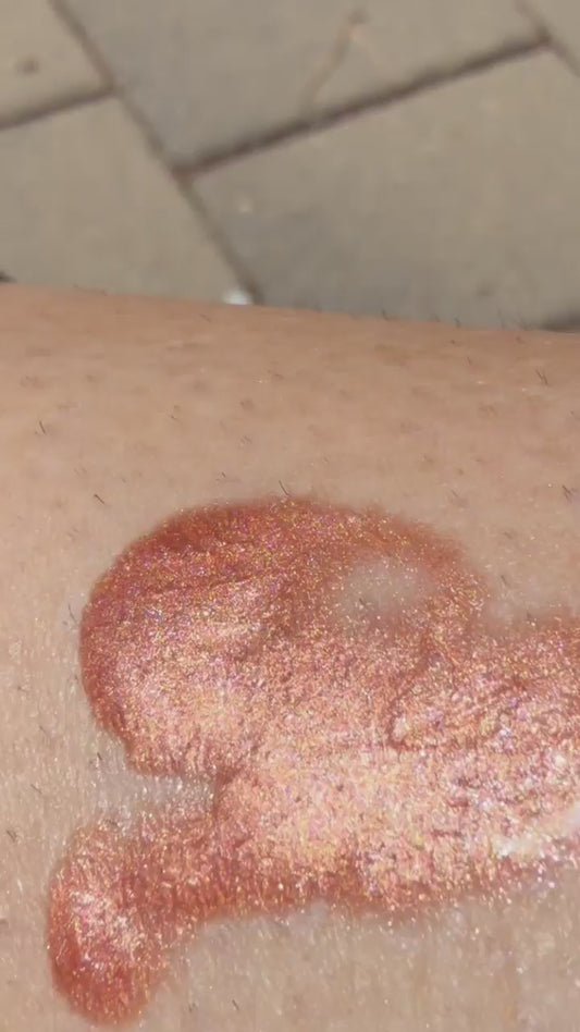 High On Love: Shimmering Body Oil